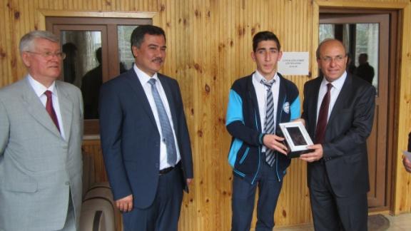 Bayburt Defterdarlığı Satranç ve Masa Tenisi Şampiyonlarını Ödüllendirdi
