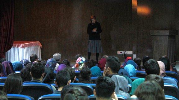 Bayburt Belediyesi ve Fen Lisesi Ortaklığında Gerçekleştirilen 12 Mart İstiklal Marşının Kabulü ve Mehmet Akif Ersoy Konulu Şiir Okuma Yarışması Yapıldı