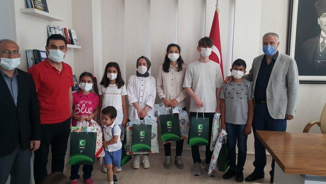 Türkiye Yeşilay Cemiyeti Tarafından Düzenlenen  'Sağlıklı Nesil Sağlıklı Gelecek' Yarışması  Birincileri Ödüllerini Aldılar