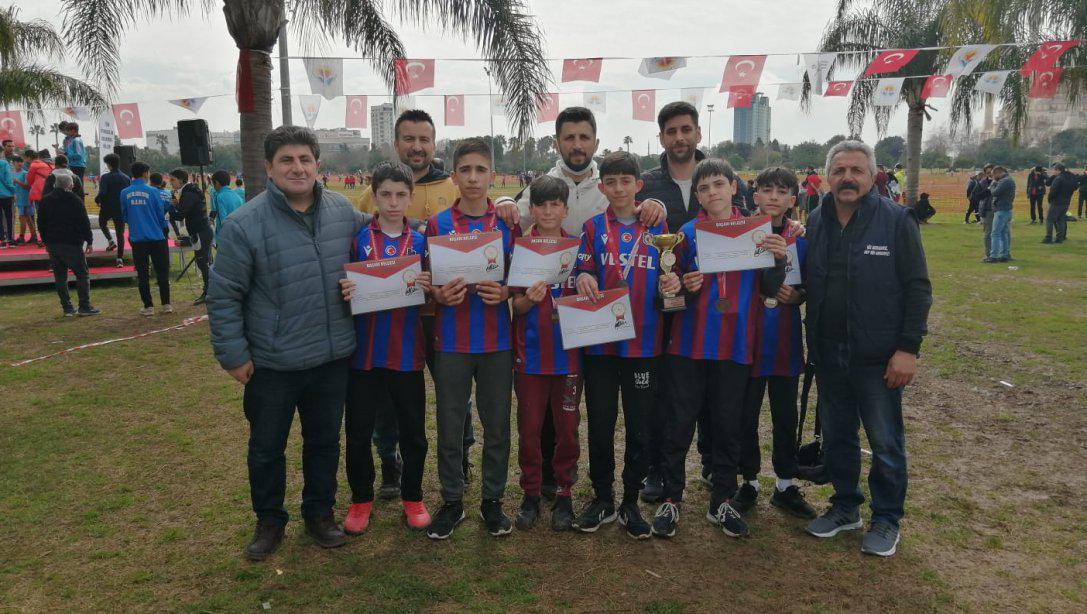 Fatih İmam Hatip Ortaokulu Kros Şampiyonasında Türkiye 3.sü