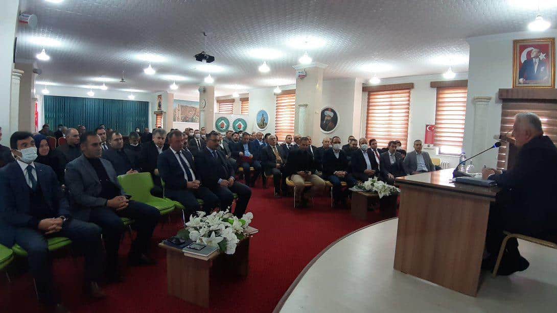 Milli Eğitim Müdürümüz Ahmet Hakan Tomar Kurum Müdürleriyle Tanışma ve Değerlendirme Toplantısı Yaptı