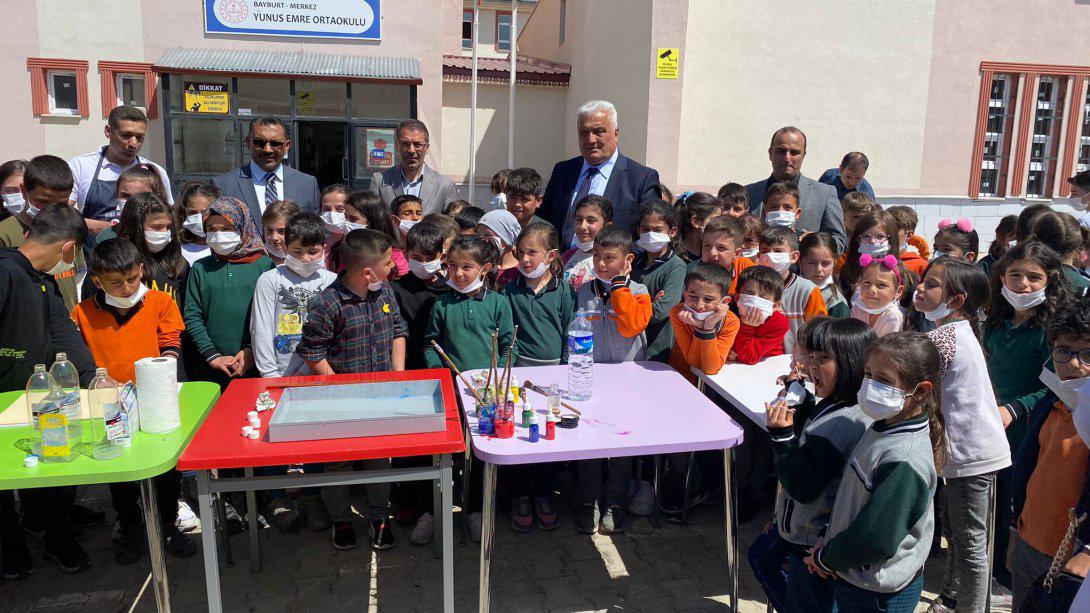  Milli Eğitim Müdürümüz Sayın Ahmet Hakan TOMAR Kaleardı 75.Yıl İlkokulunda devam etmekte olan e-Twinning projesi 